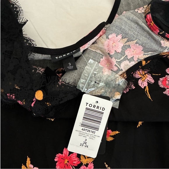 Torrid tank - Picture 3 of 4